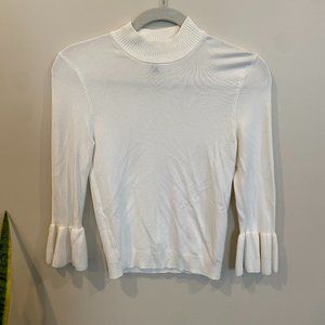 Divided 3/4 bell sleeve sweater